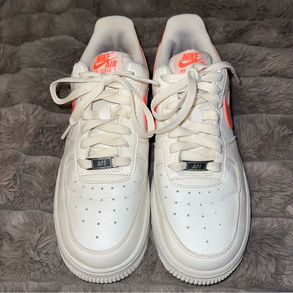 Nike Women’s Air Force 1 ‘07 SE Basketball Sneakers